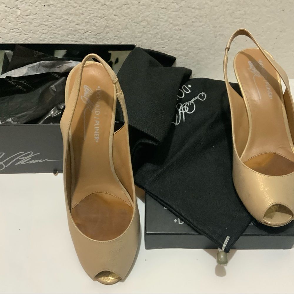 Donald J Pliner Women's Papina Slingback Pump, Size 9 M - Picture 3 of 11